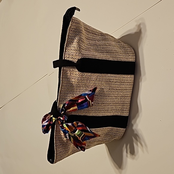 Unbranded straw purse with multi colored scarf tie accent. - Picture 3 of 5